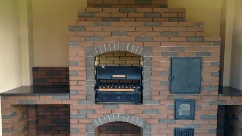 Строительство уличной печи-барбекю с коптильней и столешницей: пошаговая инструкция для дачи Строительство уличной печи-барбекю с коптильней и столешницей: пошаговая инструкция для дачи