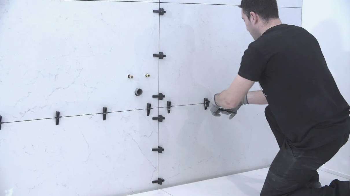 Как не испортить проект: Укладка крупноформатного керамогранита (60x60 и больше) — инструменты, клей и профессиональные хитрости