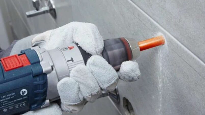 Как просверлить отверстие в кафельной плитке без сколов: выбор коронок, режимы дрели и охлаждение