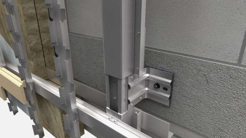 Обустройство вентфасада: пошаговое крепление направляющих и сборка подсистемы под фиброцементные панели Обустройство вентфасада: пошаговое крепление направляющих и сборка подсистемы под фиброцементные панели