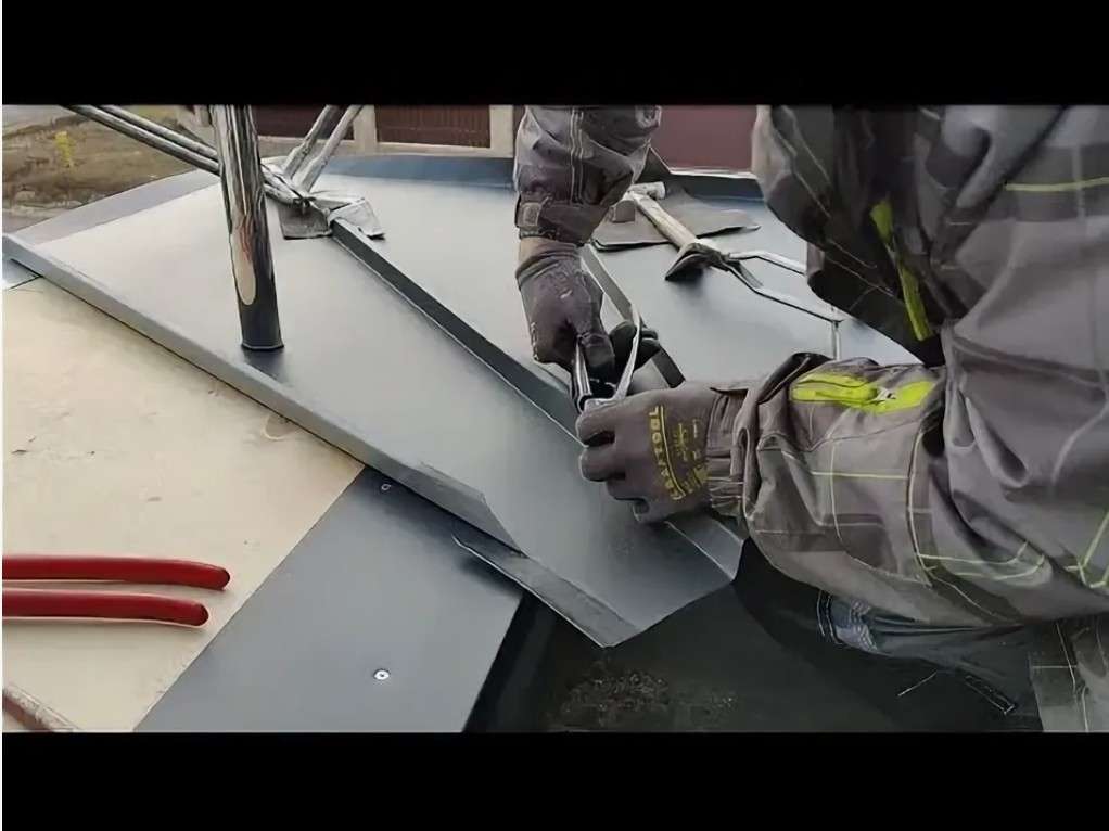 Как правильно сделать и установить зонты и колпаки из оцинковки: практическое руководство по монтажу парапетных крышек и колпаков на трубы холодным способом