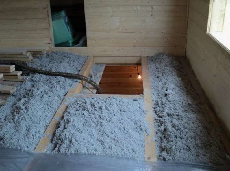 Как правильно утеплить чердачное перекрытие эковатой: плотность, методы нанесения и пароизоляция без сюрпризов